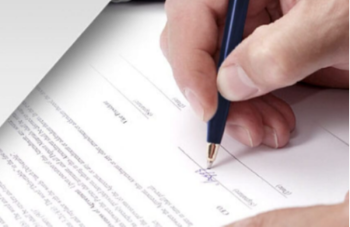 Assinatura de contrato  de financiamento bancário